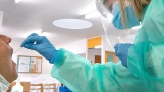 Continúan las pruebas PCR para detectar nuevos casos positivos Continúan las pruebas PCR para detectar nuevos casos positivos