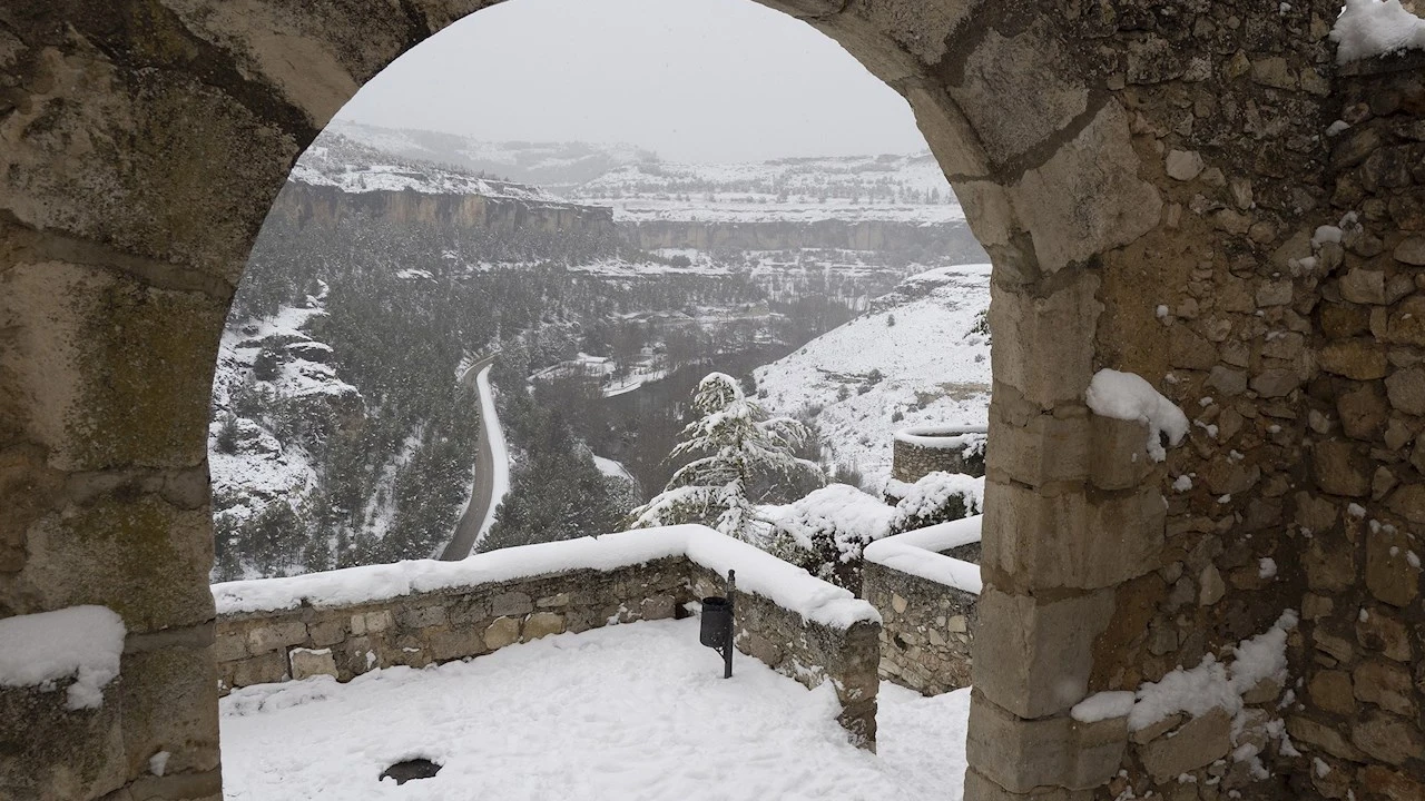 Cuenca cubierta por la nieve que deja el temporal Filomena