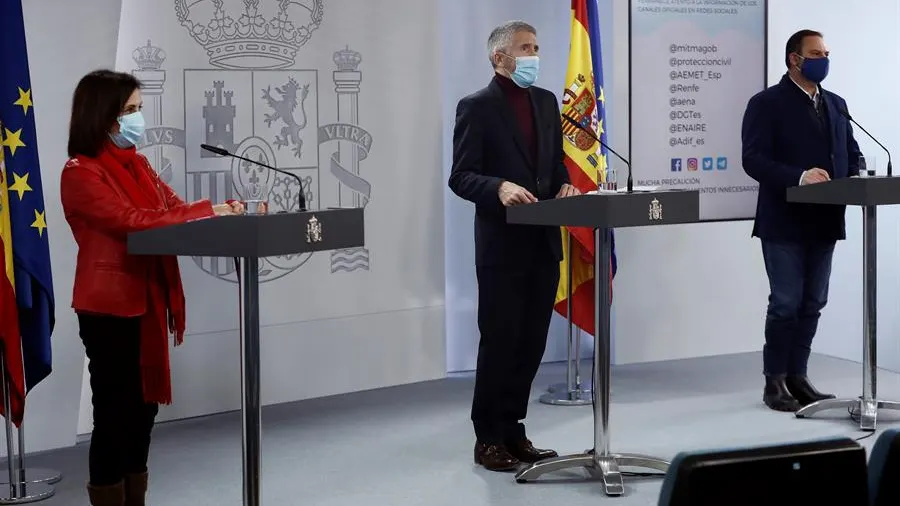 El ministro del Interior, Fernando Grande-Marlaska; la ministra de Defensa, Margarita Robles; y el ministro de Transportes, José Luis Ábalos. 