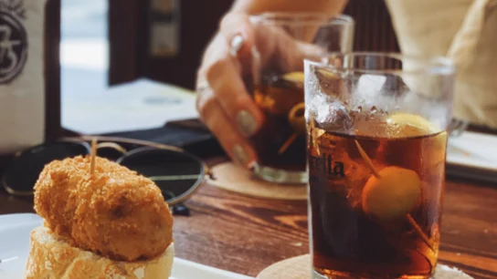 Día Internacional de la Croqueta: dónde comer la mejor de España Croqueta como aperitivo en un bar de Barcelona