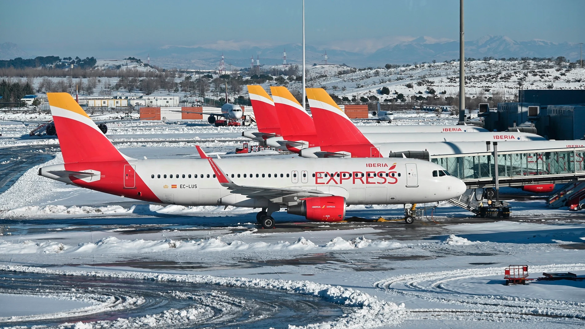 Aviones de Iberia Express en el aeropuerto de Barajas