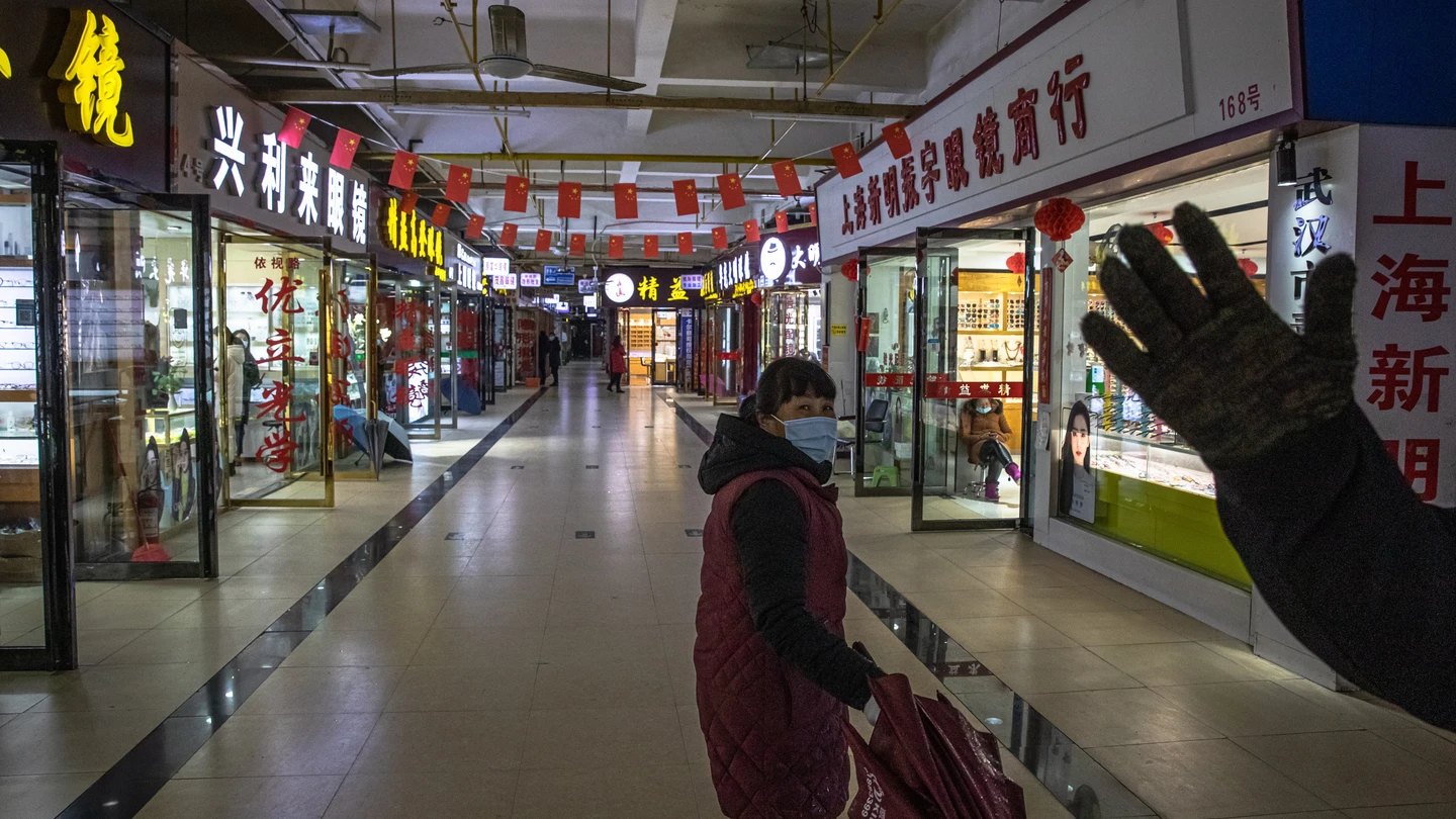 Mercado de pescado de Wuhan en el que supuestamente se detectaron los primeros casos del coronavirus Mercado de pescado de Wuhan en el que supuestamente se detectaron los primeros casos del coronavirus