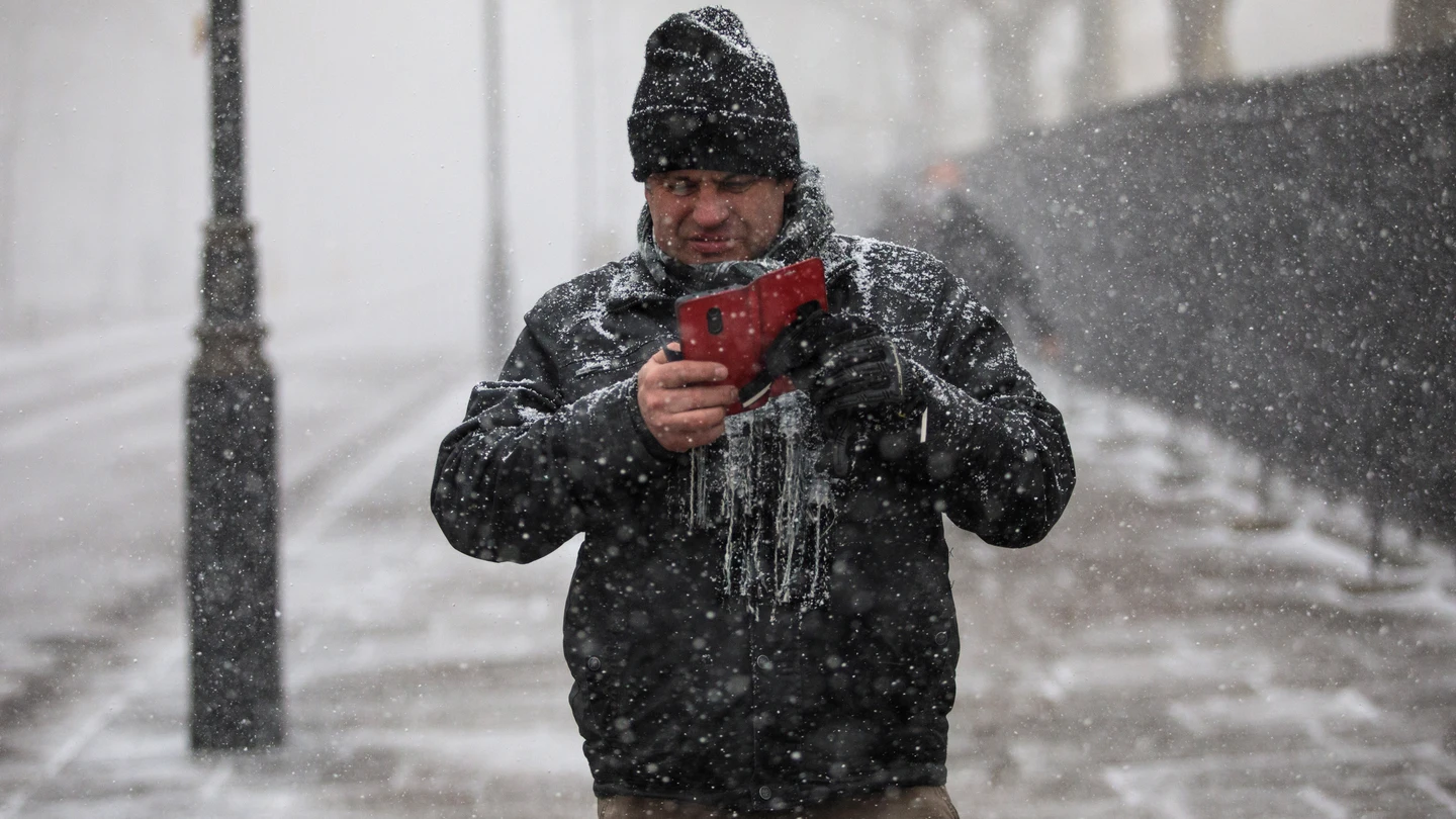 Los móviles y la ola de frío: ¿funcionan peor ante un temporal como Filomena? Móviles nieve