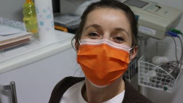 enfermera con mascarilla
