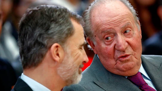 El rey emérito, junto a Felipe VI en una ceremonia de entrega de los Premios Nacionales del Deporte. El rey emérito, junto a Felipe VI en una ceremonia de entrega de los Premios Nacionales del Deporte.