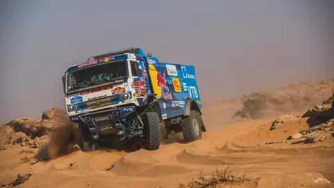 KAMAZ se dirige al triplete KAMAZ se dirige al triplete