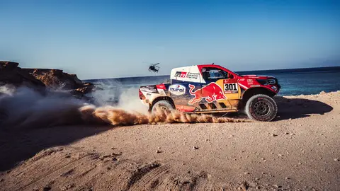Al-Attiyah tiene 17 minutos de desventaja con Peterhansel Al-Attiyah tiene 17 minutos de desventaja con Peterhansel