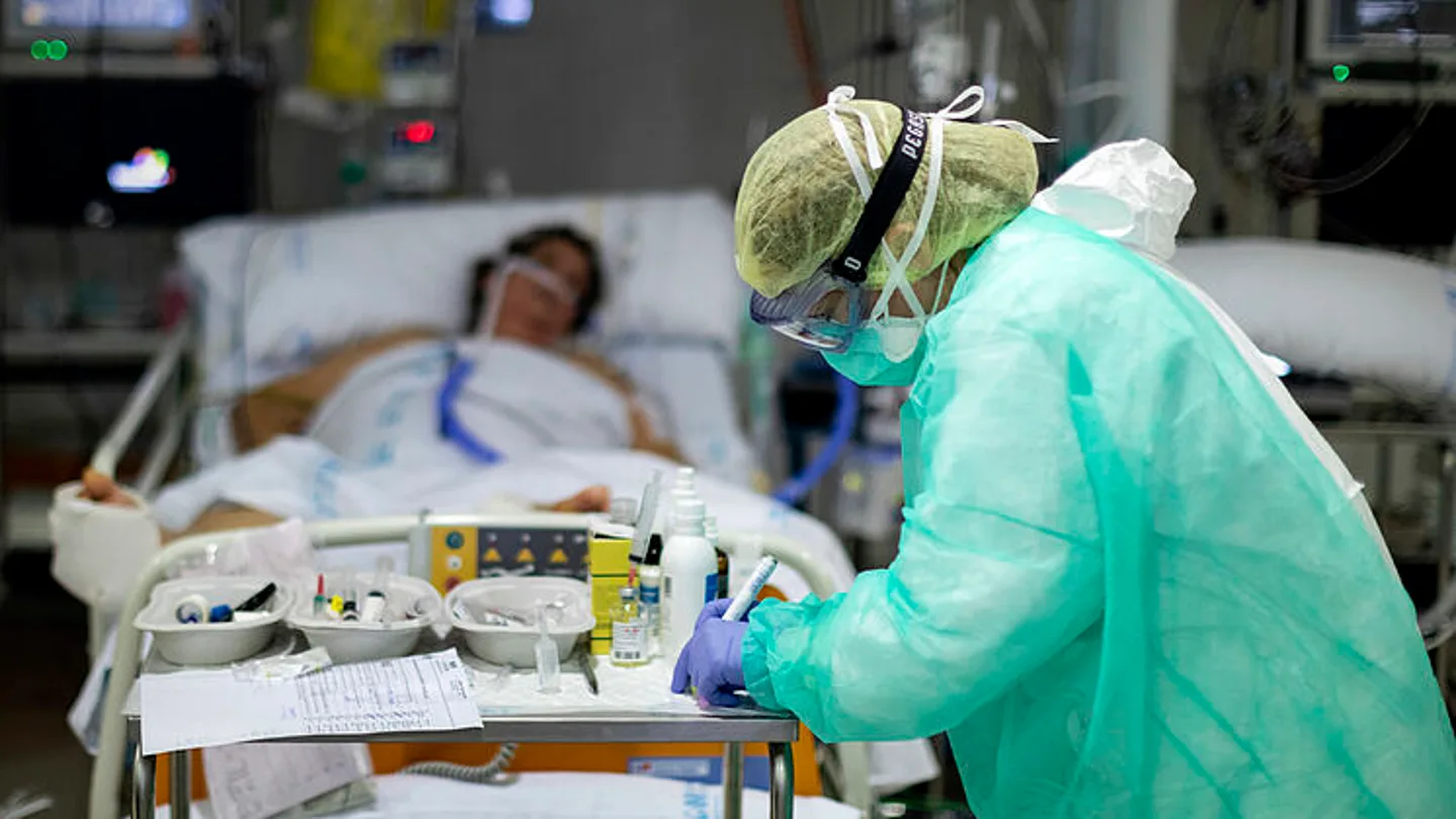 Los sanitarios ante la cuarta ola Los sanitarios ante la cuarta ola