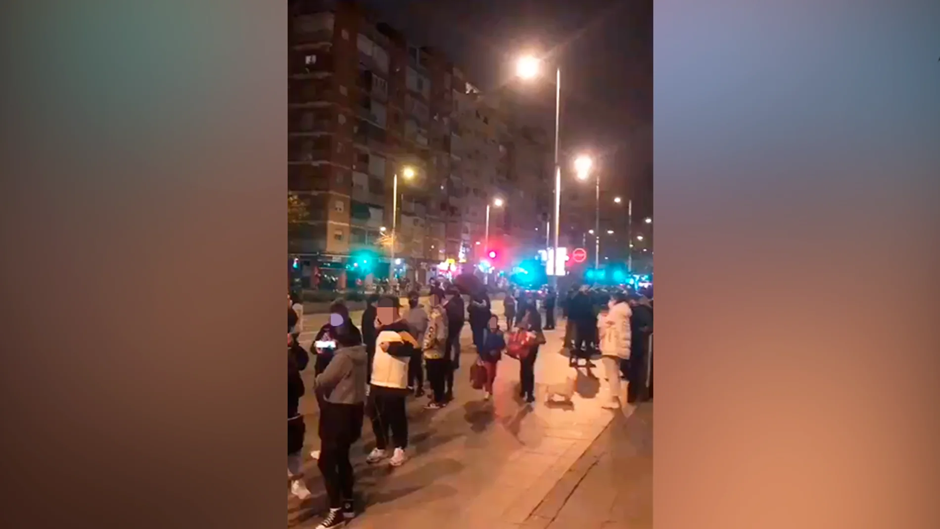 Multitud en las calles de Granada tras el terremoto