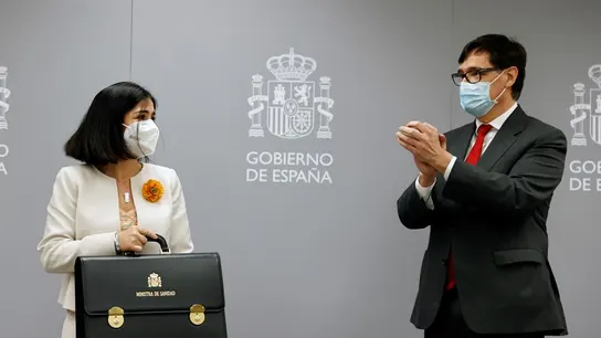 Carolina Darias recibe la cartera de Sanidad de Salvador Illa Carolina Darias recibe la cartera de Sanidad de Salvador Illa