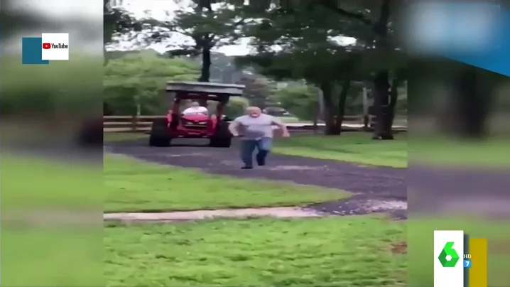  Persigue con una excavadora a su vecino por un problema con la linde: "Corre, gordo de mierda"