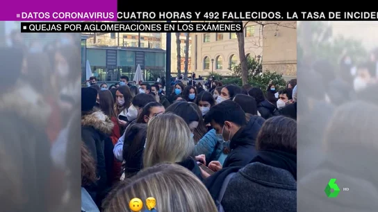 Aglomeraciones en los exámenes Aglomeraciones en los exámenes