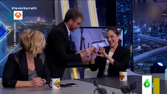 Tamara Falcó pierde un anillo en directo y desata las dudas: "Parece de compromiso" Tamara Falcó pierde un anillo en directo y desata las dudas: "Parece de compromiso"