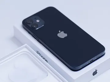 iPhone 12 iPhone 12