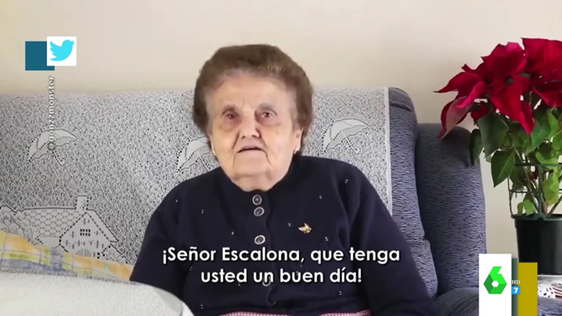 El vídeo viral de Rosario, la abuela que reparte zascas a un youtuber que se metió con Extremadura: "De la incultura también se sale"