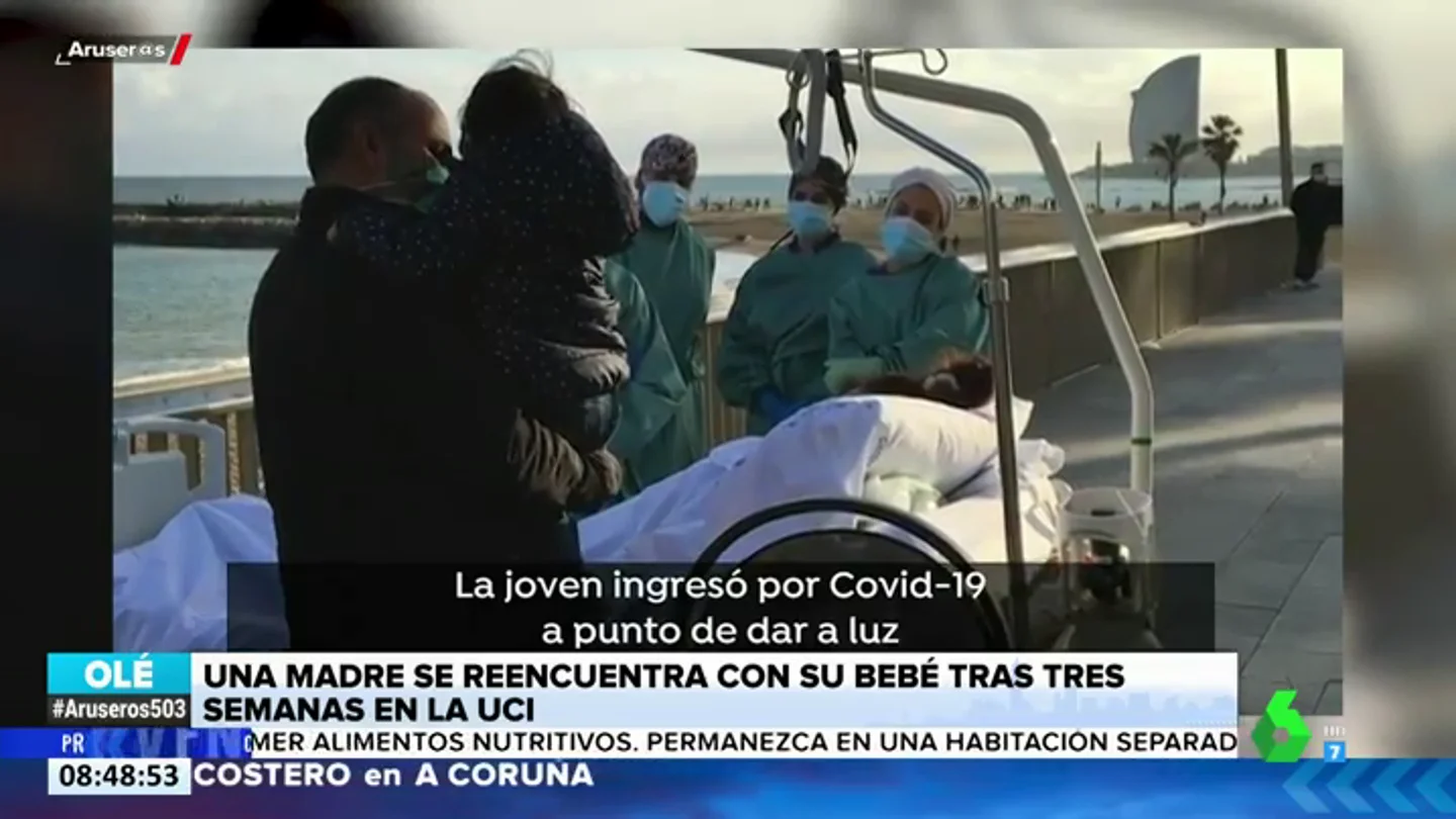 El emotivo reencuentro de una madre con su bebé después de tres semanas ingresada en la UCI El emotivo reencuentro de una madre con su bebé después de tres semanas ingresada en la UCI