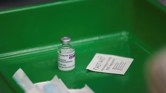 Un vial de la vacuna de AstraZeneca Un vial de la vacuna de AstraZeneca
