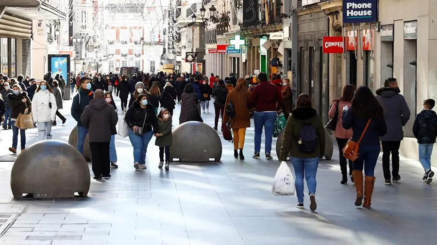 Una calle céntrica de Madrid en el inicio de las rebajas de enero.