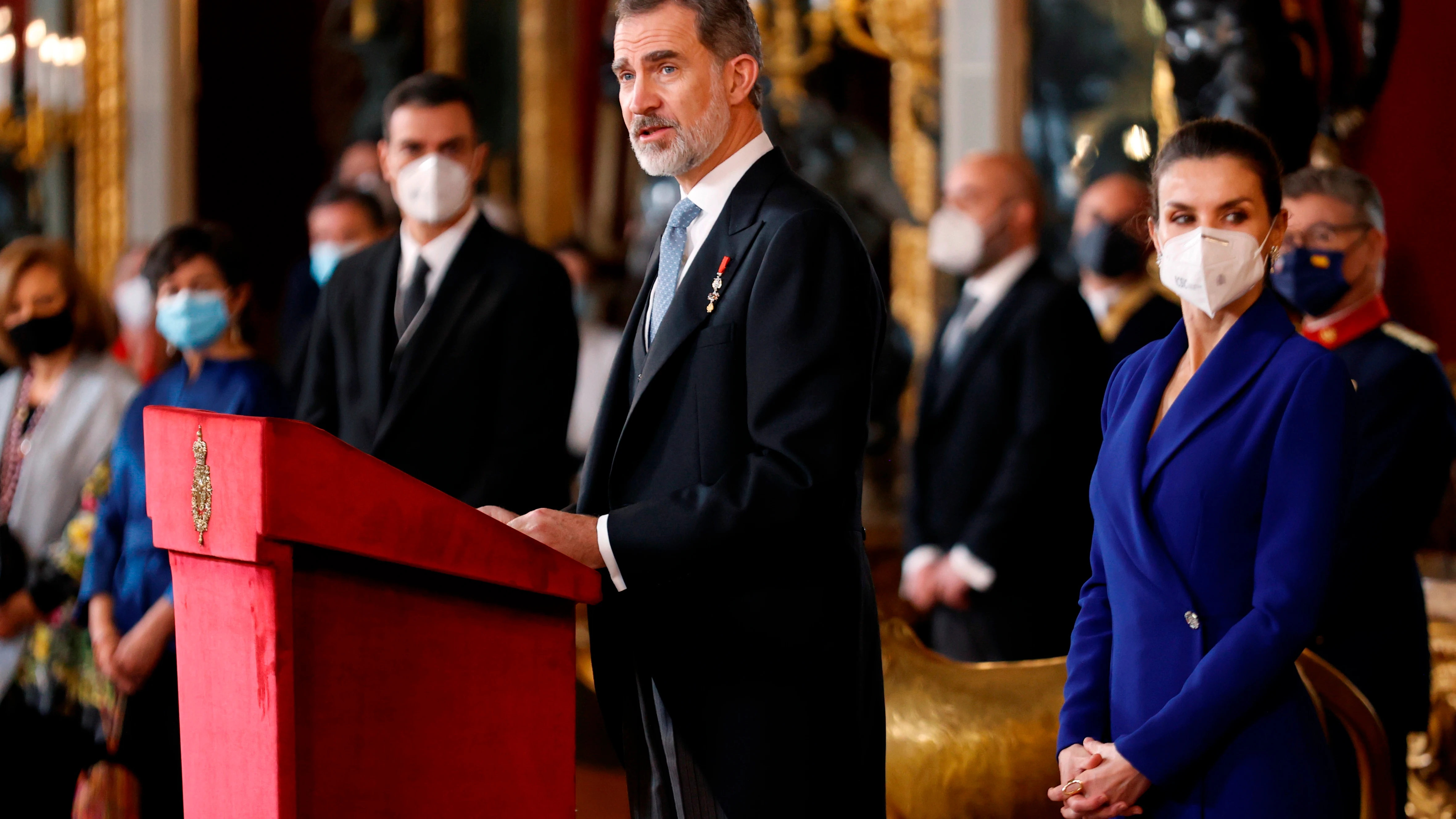 El rey Felipe VI, acompañado de la reina Letizia