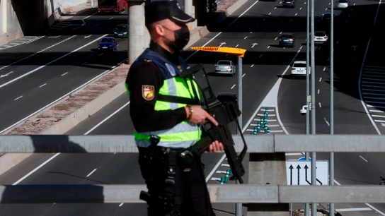 Nuevas restricciones por COVID-19, hoy | Confinamiento en España y zonas básicas de salud de Madrid, en directo Nuevas restricciones por COVID-19, hoy | Confinamiento en España y zonas básicas de salud de Madrid, en directo