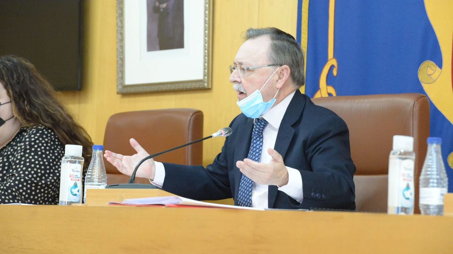 Juan Vivas, durante un pleno de la Asamblea de Ceuta Juan Vivas, durante un pleno de la Asamblea de Ceuta