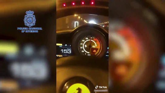 Detenido un conductor que grababa y subía a Instagram y Tik Tok sus imprudencias al volante Detenido un conductor que grababa y subía a Instagram y Tik Tok sus imprudencias al volante