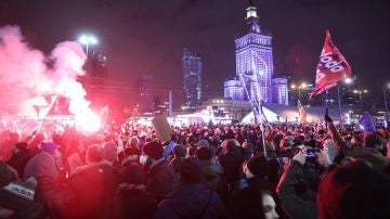 Imagen de una multitudinaria protesta en Polonia contra la ilegalización del aborto