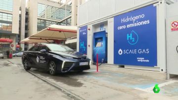 Imagen de la primera hidrogenera inaugurada en España para coches eléctricos
