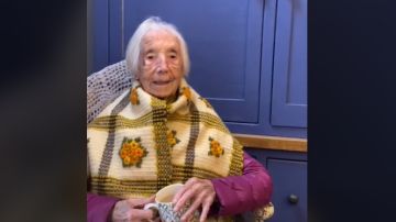 Amy Hawkins canta en su 110 cumpleaños en un vídeo de Tik Tok