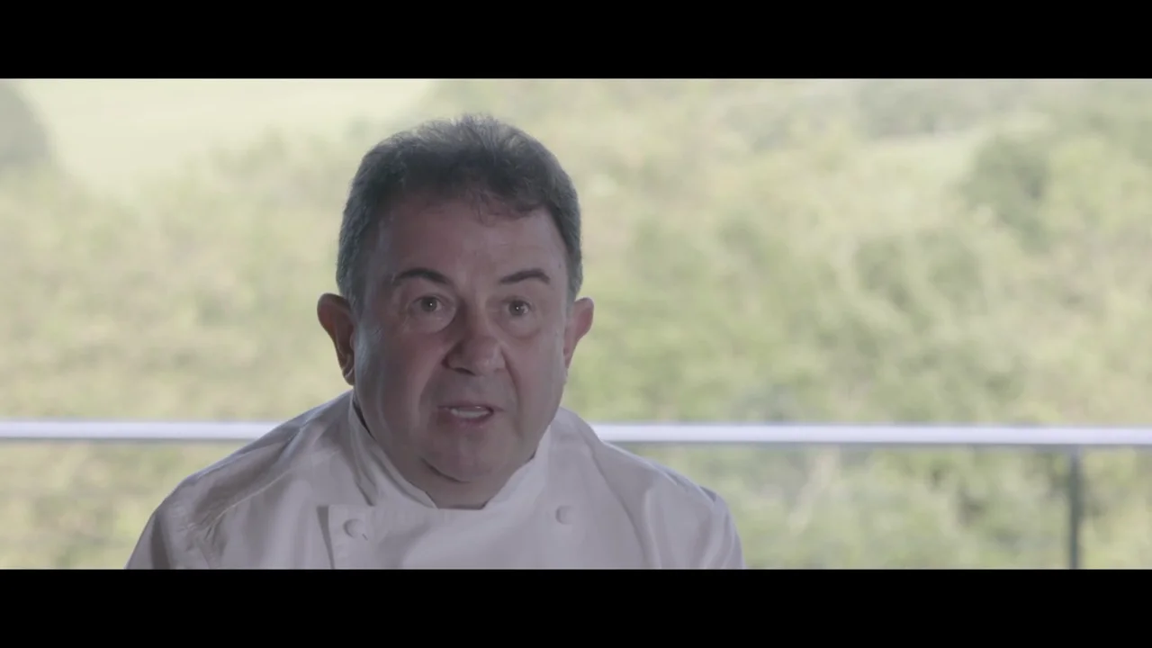El chef Martín Berasategui habla de su infancia con la familia Gabilondo: "Sentimos adoración por ellos" El chef Martín Berasategui habla de su infancia con la familia Gabilondo: "Sentimos adoración por ellos"