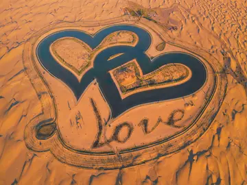 Dubai Love Lakes Dubai Love Lakes