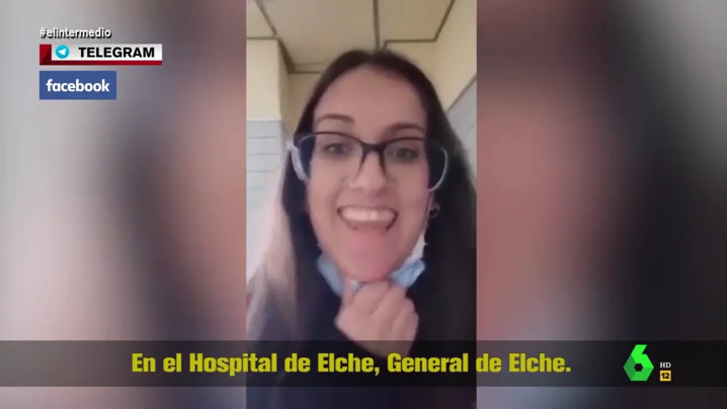 La surrealista grabación de una negacionista en un hospital con felicitaciones de su novio incluidas: "¡Ole, qué huevos tienes!" La surrealista grabación de una negacionista en un hospital con felicitaciones de su novio incluidas: "¡Ole, qué huevos tienes!"