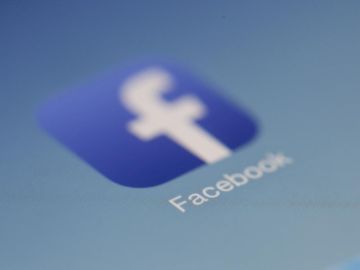 Facebook desafía a Australia con un apagón informativo por la ley que le obliga a pagar a los medios