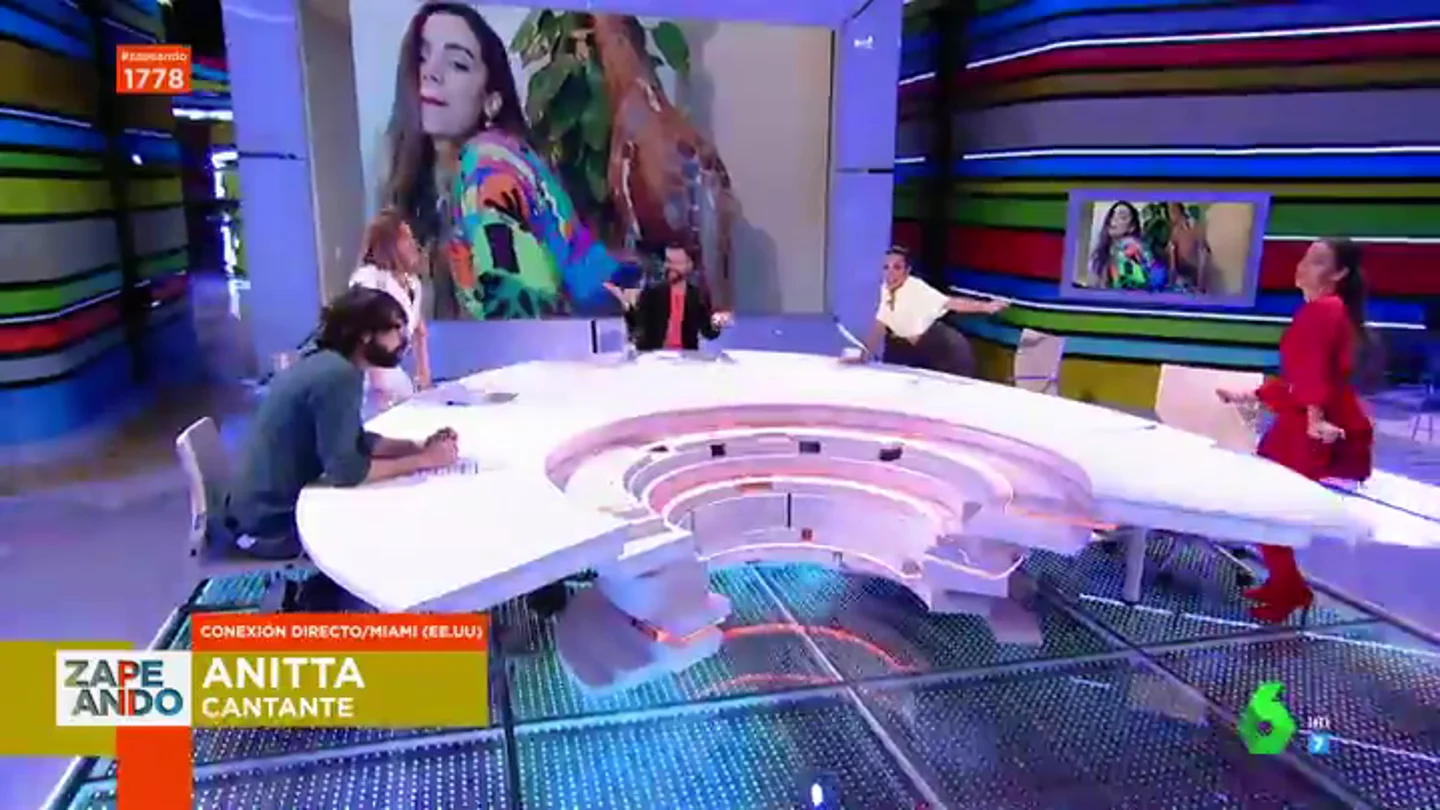El último hit de Anitta convierte el plató en una sala de baile: así se mueven los zapeadores al ritmo de 'Loco' El último hit de Anitta convierte el plató en una sala de baile: así se mueven los zapeadores al ritmo de 'Loco'