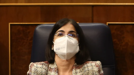 La ministra de Política Territorial y Función Pública, Carolina Darias, durante una sesión de control al Gobierno, en Madrid Carolina Darias vacuna