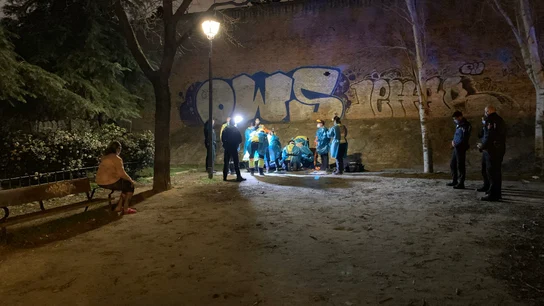 Servicios de Emergencias atienden al menor agredido en Carabanchel Servicios de Emergencias atienden al menor agredido en Carabanchel
