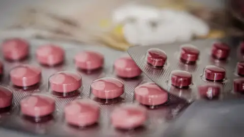 El uso indiscriminado de antibióticos provoca la proliferación de bacterias resistentes El uso indiscriminado de antibióticos provoca la proliferación de bacterias resistentes