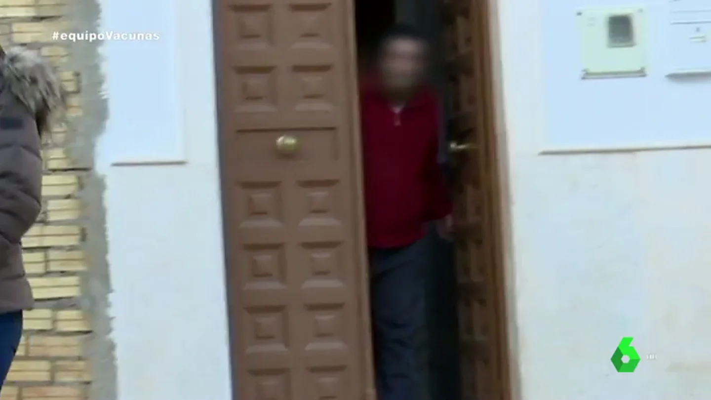 Equipo de Investigación localiza a un hombre que se negó a que vacunasen a un familiar Equipo de Investigación localiza a un hombre que se negó a que vacunasen a un familiar