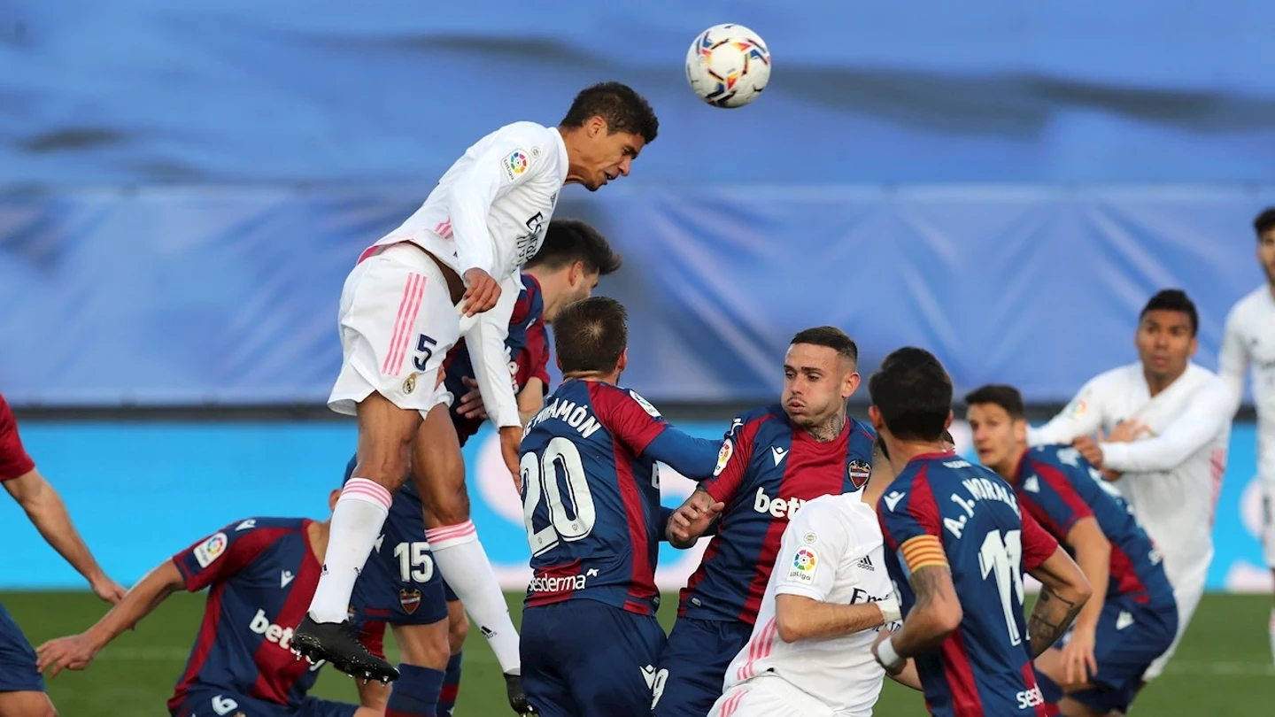 Varane salta por encima de todos Varane salta por encima de todos