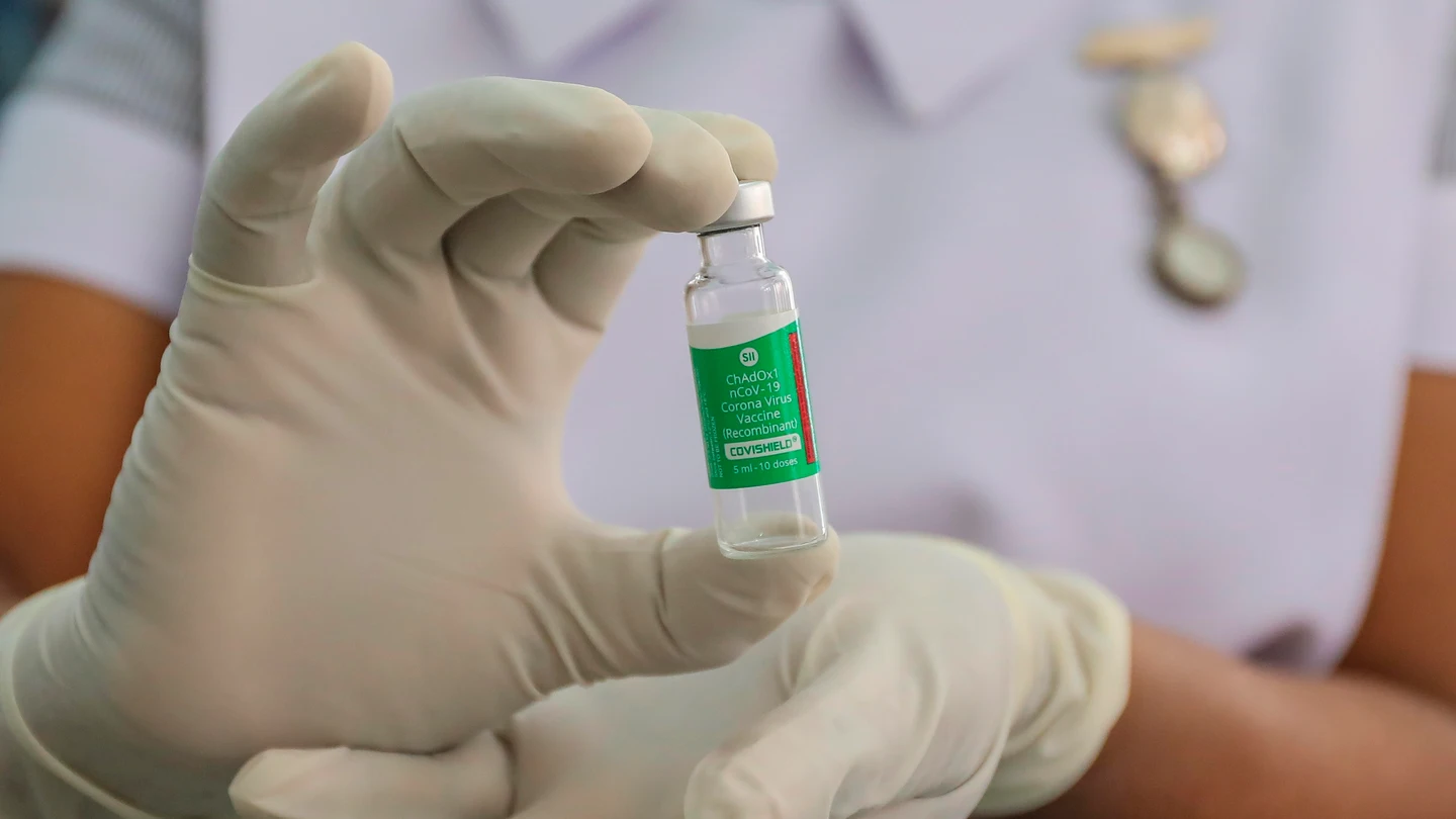 Dosis de la vacuna de AstraZeneca y la Universidad de Oxford contra el coronavirus Dosis de la vacuna de AstraZeneca y la Universidad de Oxford contra el coronavirus