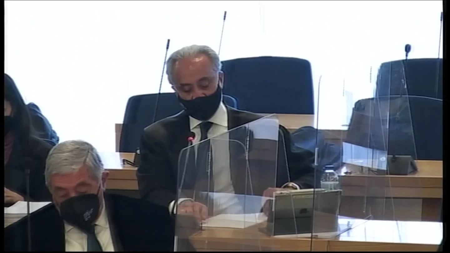 El abogado del PP, Jesús Santos, durante la apertura del juicio por la Caja B El abogado del PP, Jesús Santos, durante la apertura del juicio por la Caja B