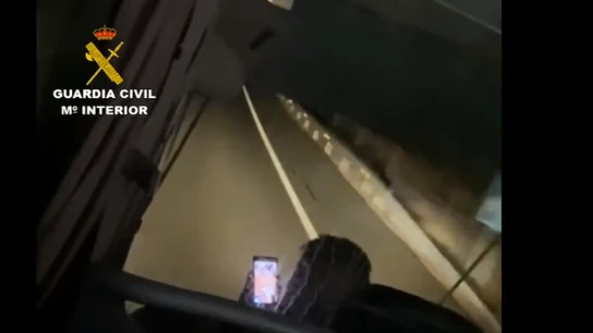 Imagen de un conductor de autobús que participó en una videoconferencia mientras conducía Imagen de un conductor de autobús que participó en una videoconferencia mientras conducía