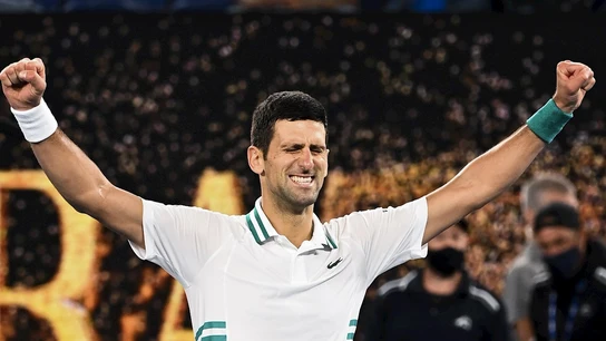 Novak Djokovic celebra una victoria Novak Djokovic celebra una victoria