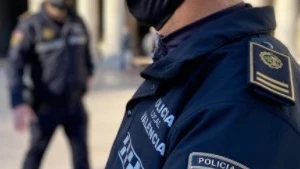 Imagen de la Policía Local de Valencia Silla anciano