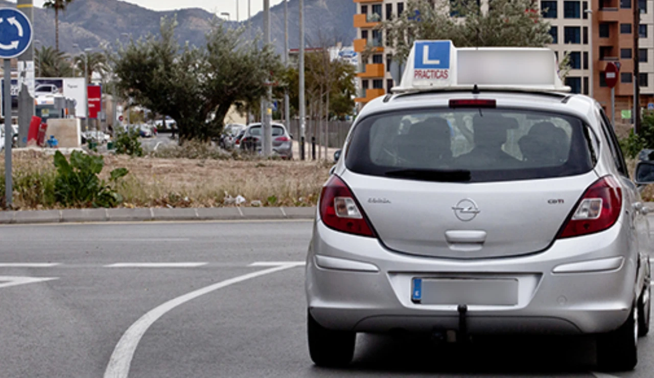 Coche de autoescuela