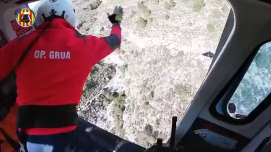 Rescate de los bomberos de Valencia a dos senderistas Rescate de los bomberos de Valencia a dos senderistas