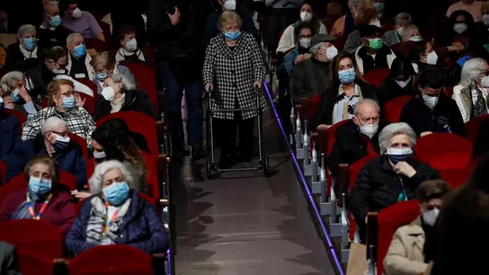 El Teatro EDP Gran Vía celebra una función especial para los mayores de residencias de Madrid inmunizados El Teatro EDP Gran Vía celebra una función especial para los mayores de residencias de Madrid inmunizados