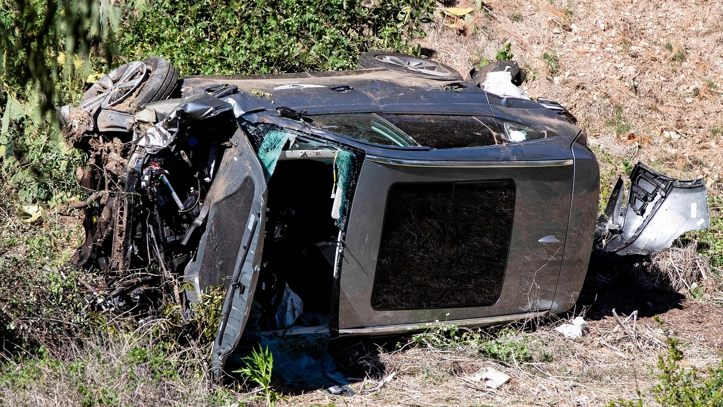 Así quedó el coche de Tiger Woods tras el accidente Así quedó el coche de Tiger Woods tras el accidente
