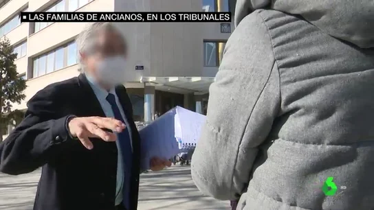 Los duros testimonios de los familiares de ancianos fallecidos durante la primera ola en residencias madrileñas: "Me dijo 'hijo, me muero'" Los duros testimonios de los familiares de ancianos fallecidos durante la primera ola en residencias madrileñas: "Me dijo 'hijo, me muero'"