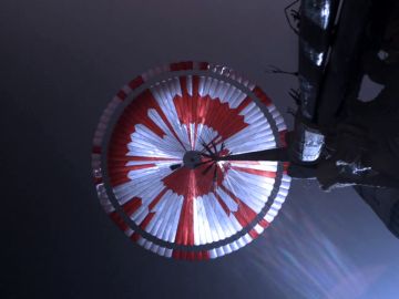 Paracaídas del rover Perseverance de la NASA